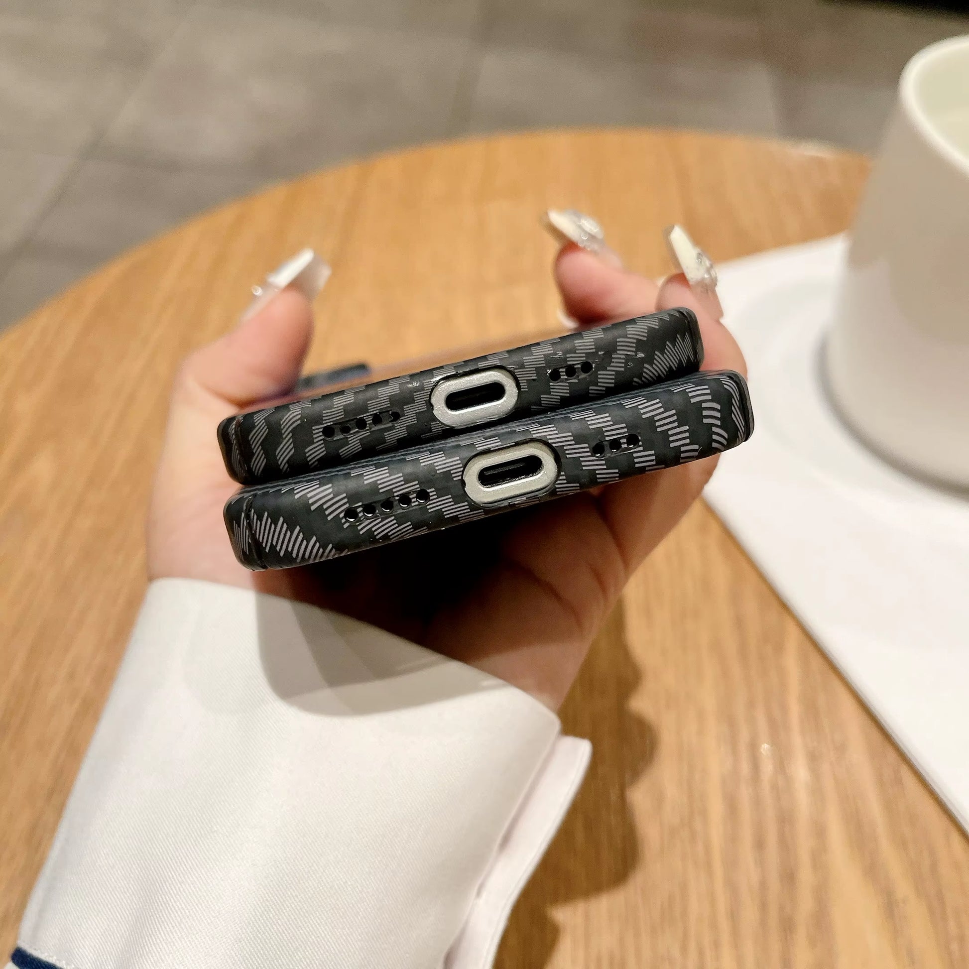 Luxury Carbon Fibre Kevlar MagSafe Case for iPhone 17 Magnetic Slim Cover